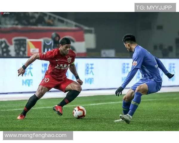 上港与苏宁精彩对决重播回顾赛场瞬间与战术分析 上港与苏宁精彩对决重播回顾赛场瞬间与战术分析