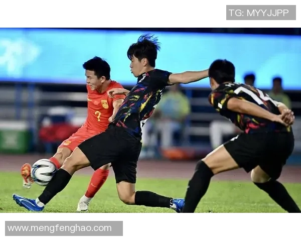 亚运男足精彩对决泰国与乌兹别克全力争夺胜利荣耀